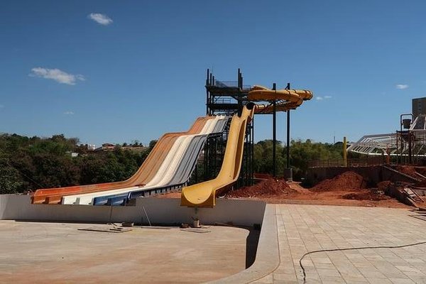 Guide complet pour construire sa piscine soi-même : Économisez et prenez plaisir à réaliser votre projet